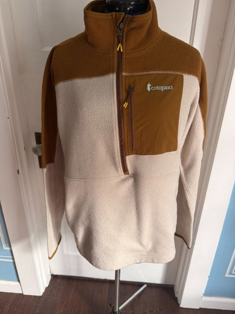 Cotopaxi Cream, Tan, Brown Half Zip Sherpa L/S Pullover Top XL